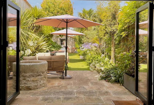 Refined Decoration, Quality Equipment And Bright Living Spaces.