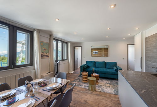 Very Close To The Slopes, Entirely Renovated Apartment Of Around 60m², For 6...