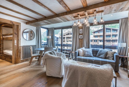High Standing Apartment In The Village Center