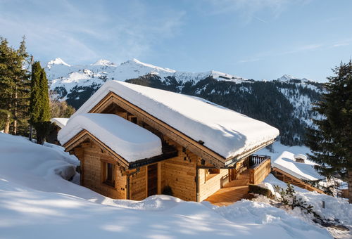CHALET individuel, situé au calme, dans la vallée des CONFINS, à 800 de la...