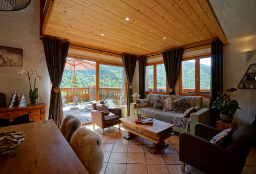 Ambiance montagne pour ce chalet dans le quartier calme de Mussillon