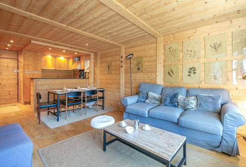 A 400 mètres des remontées, avec un grand balcon exposé Sud avec très belle...