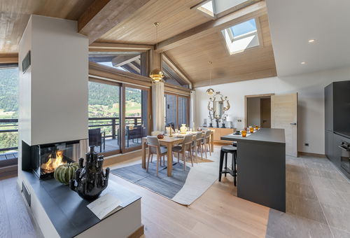 Enjoy the calm atmosphere of Rochebrune while being close to the centre of...