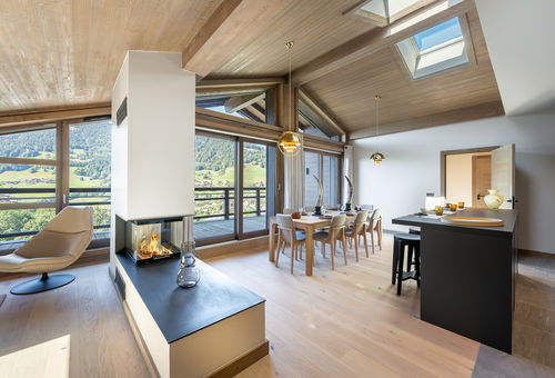 Enjoy the calm atmosphere of Rochebrune while being close to the centre of...