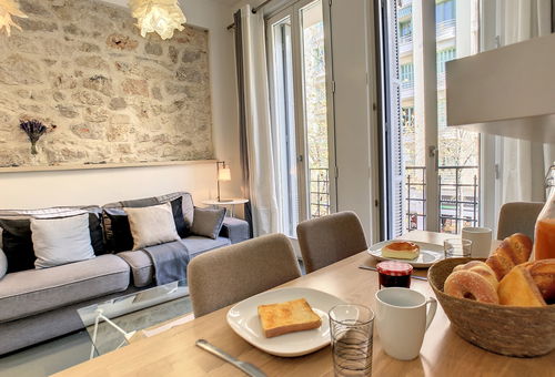 Beautiful fully air-conditioned apartment with one bedroom.