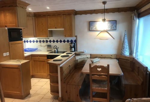 45 m² apartment for 5 people on skis in the heart of Courchevel...