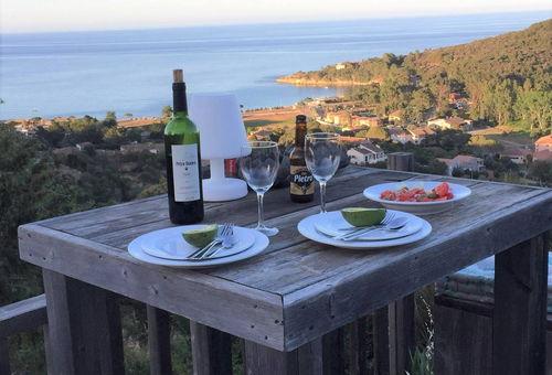 Superbe villa avec une vue imprenable sur la baie de Favone