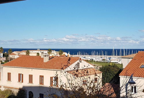 Appartement au coeur du village de Solenzara à deux pas des commerces et de...