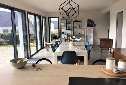 Detached house for 10 people, enclosed garden, quietly located 300 m from the...