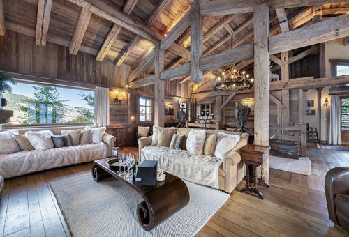 Cosy chalet for 12 people