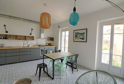 Situé dans le secteur de la vieille ville d'Ajaccio, à proximité immédiate de...