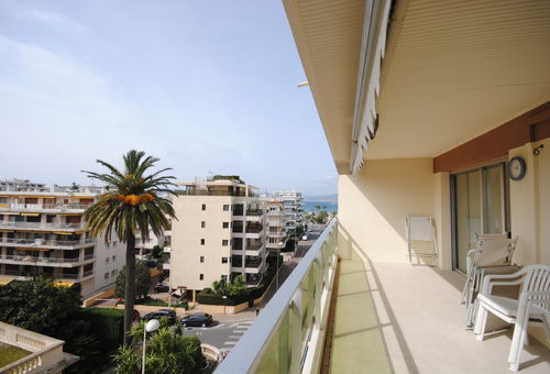 Well-equipped apartment with a large terrace on Pointe Croisette