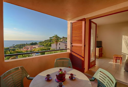 Appartement dans une residence avec piscine proche des plages