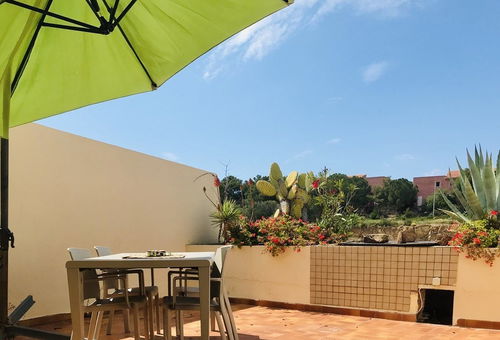 Grande terrasse pour cet appartement dans la Marine de Sant'Ambroggio à 100m...