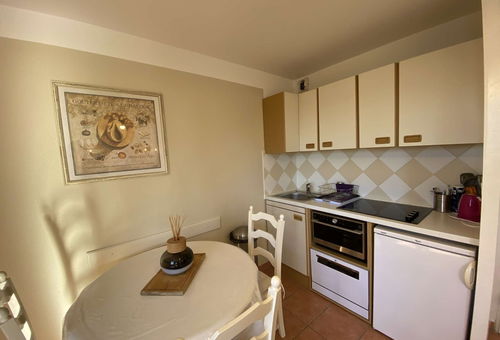 Beautiful sea view for this apartment with a garden and a shared pool on the...