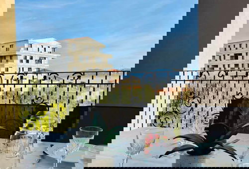 Beautiful sea view for this apartment, 800m away from the beach