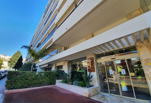Apartment on the ground floor 10 minutes walk from the Croisette