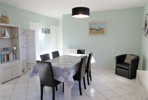 Single storey house with garden located 300 m from the beach and 100 m from...