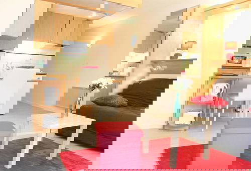 Nice apartment in a resort with a pool in the Minimes area