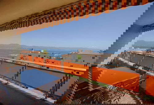 Beautiful sea view and large terrace for this apartment in the heart of Ajaccio