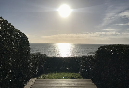 Direct access to the beach ! Sea view !