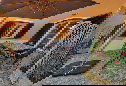 Sur les hauteurs d’Ajaccio, idéalement  situé au calme d’une impasse.