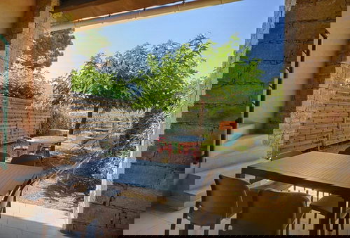 Less Than 5 Minutes Walk From The Beaches And Shops.