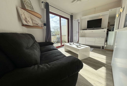 In Minimes district, cosy apartment with a pool, close to the beach