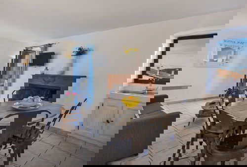 Terra appart climatisé ambiance village paisible tous commerces à pied