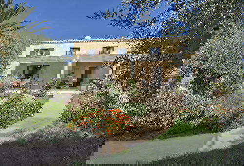 Spacieux appartement avec terrasse privée ombragée dans une petite résidence...