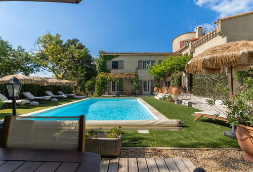 Magnifique bastide provençale proche Alpilles et Luberon.