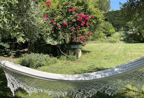 Charmant Mas en campagne, proche village de Lambesc, grand jardin, piscine.