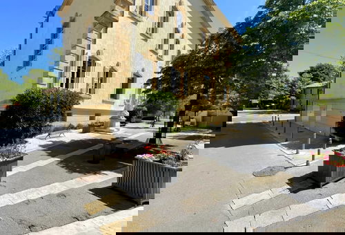 Charming Mas in the countryside, near the village of Lambesc, large garden,