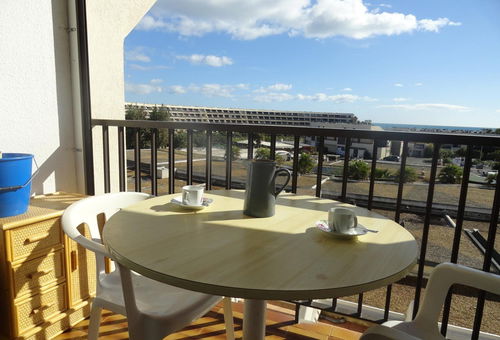 Perfect location for this apartment with south facing terrace and a view of...