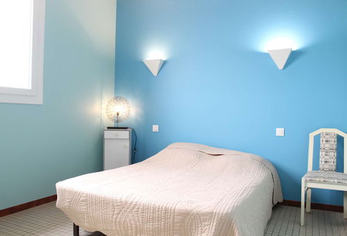 House, close to the beach and the port of La Cotinière, in a quiet cul-de-sac.