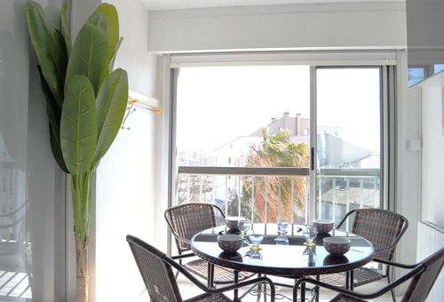 Enjoy Stunning Views Of The Center Port.