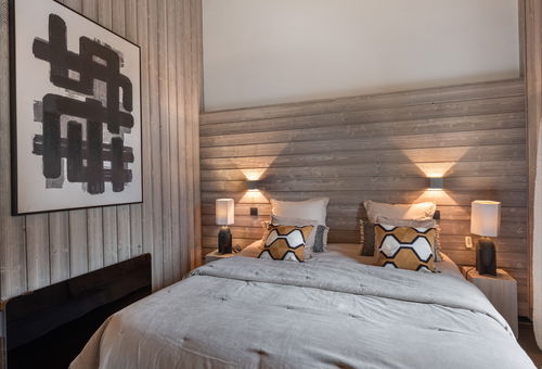 Chalet located close to the centre, accommodating 12 people with its 6...