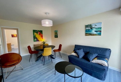 Agréable appartement décoré avec gout d'environ.