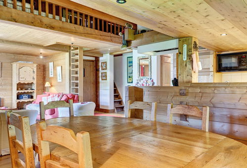 Lovely split level apartment, situated on the  and last floor in a residence,...