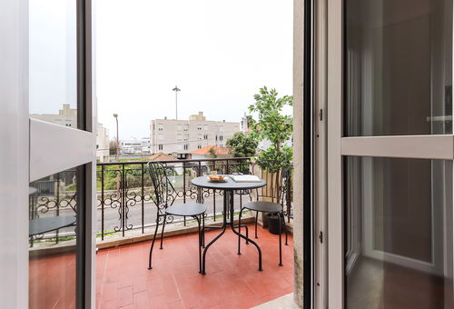 Accommodation of 50 m² with balcony terrace.