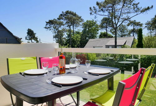 Carnac, beach closeby, 3-room split-level apartment