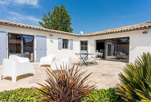 Pretty holiday home on the edge of the fields, in Bois-Plage-en-Ré