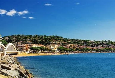 A few minutes to the large Provençal market of Sainte Maxime or to the beach...