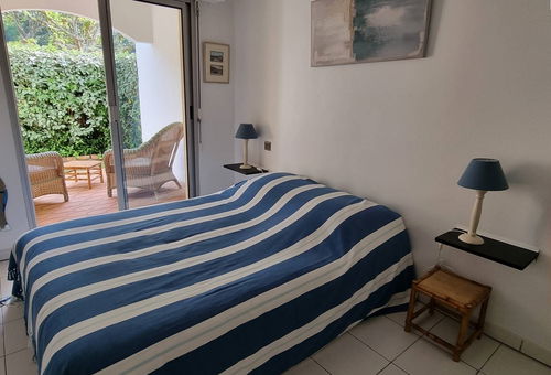 250 M From The Beaches Of Joigny.