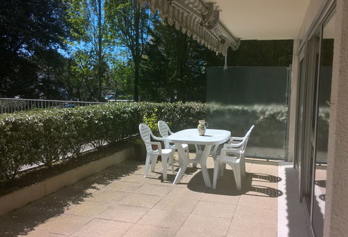 Apartment with a large terrace close to Le iguen and Plage Benoit