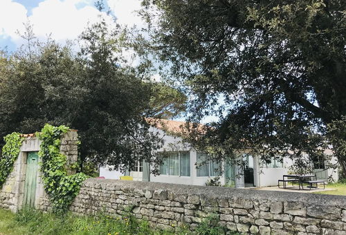 Charming House In The Heart Of A Large Garden, Near Place Des Tilleuls.