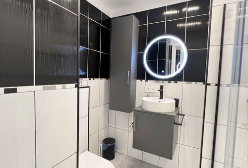 The apartment has underground parking. capacity 4 people with...