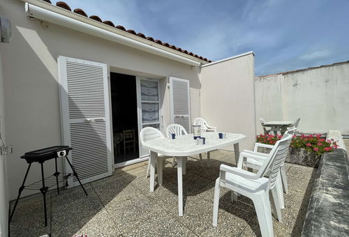Nice apartment with a private terrace in the heart of Saint Martin de Ré