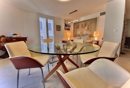 Apartment with contemporary decoration 5 minutes walk from the Palais des...