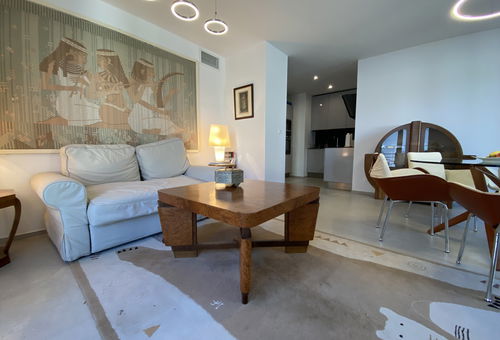 Apartment with contemporary decoration 5 minutes walk from the Palais des...